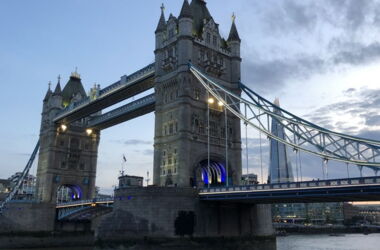 Tower Bridge abends